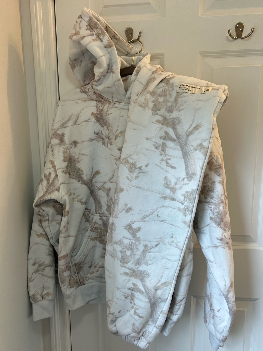 Comfrt Size M White Oak Camo Marbled Hoodie + Pants Set